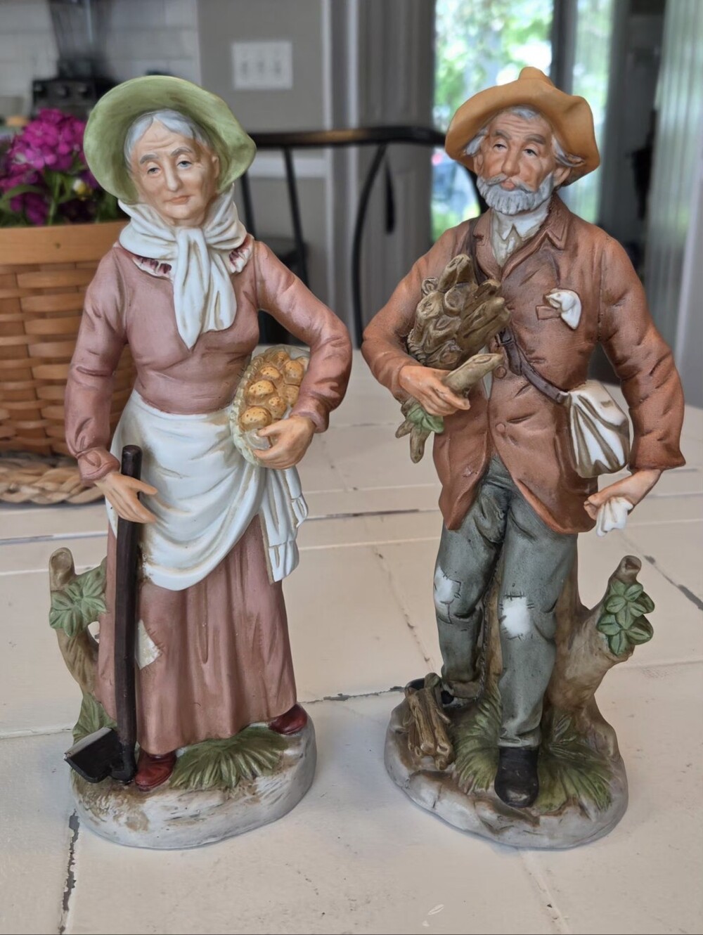 Set of 2 Vtg Homco #8884 10" Old Woman & Man Figurines Farmers Handpainted